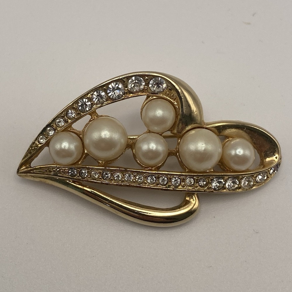 Richelieu Gold Tone Brooch Vintage Faux Pearl Rhinestone 2"